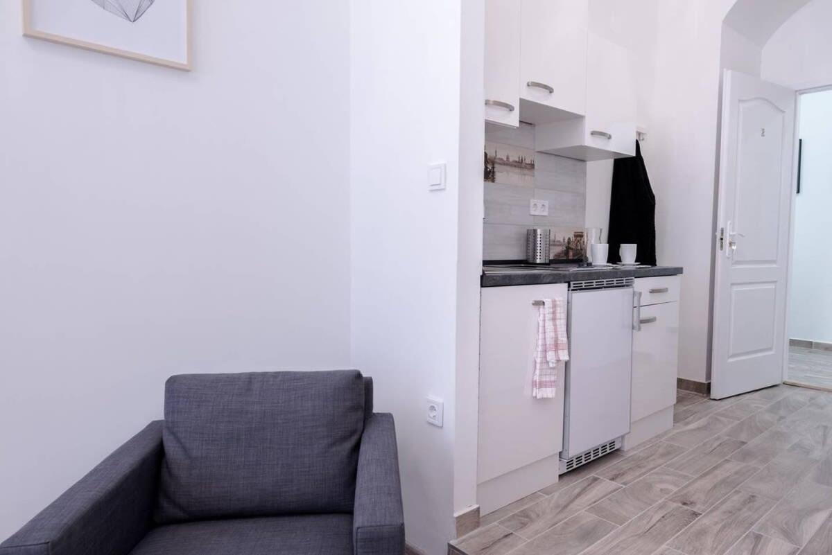 Brand New Studio With Aircon In The Center Budapeste Exterior foto