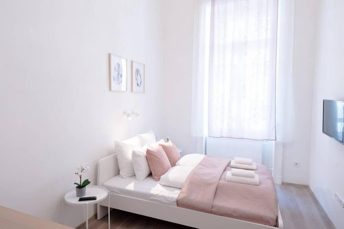Brand New Studio With Aircon In The Center Budapeste Exterior foto